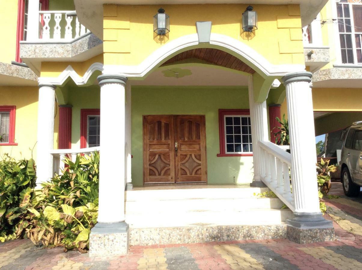 Отель Jamaica Dream Gateway Richmond Экстерьер фото